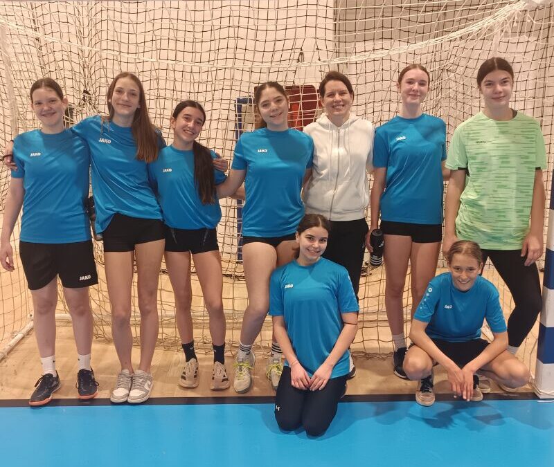 Djevojčice OŠ Kostrena uspješno prošle prvi krug županijskog futsal natjecanja